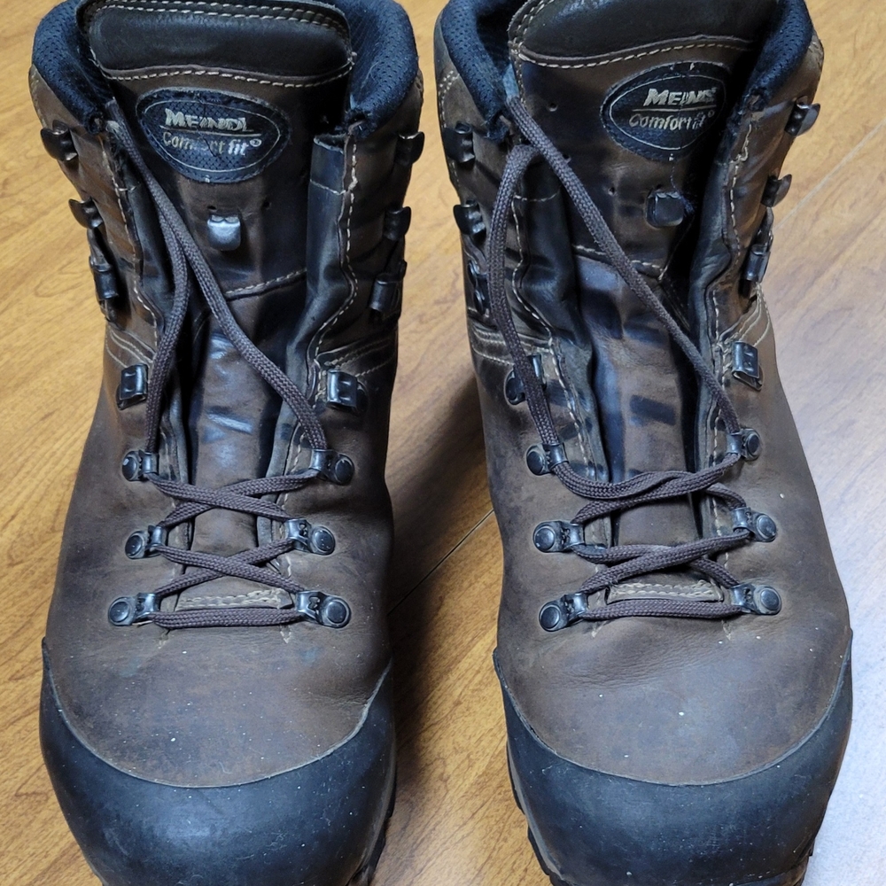 Men's Brown Hiking Boots